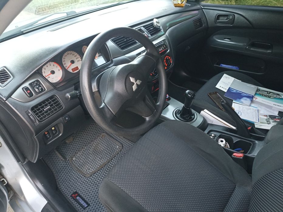 Mitsubishi lancer 9