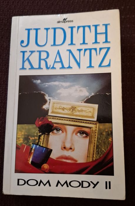 Książki na sprzedaż.