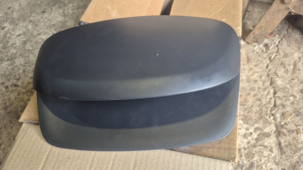 Козирок для магнітоли на Рено Меган 3