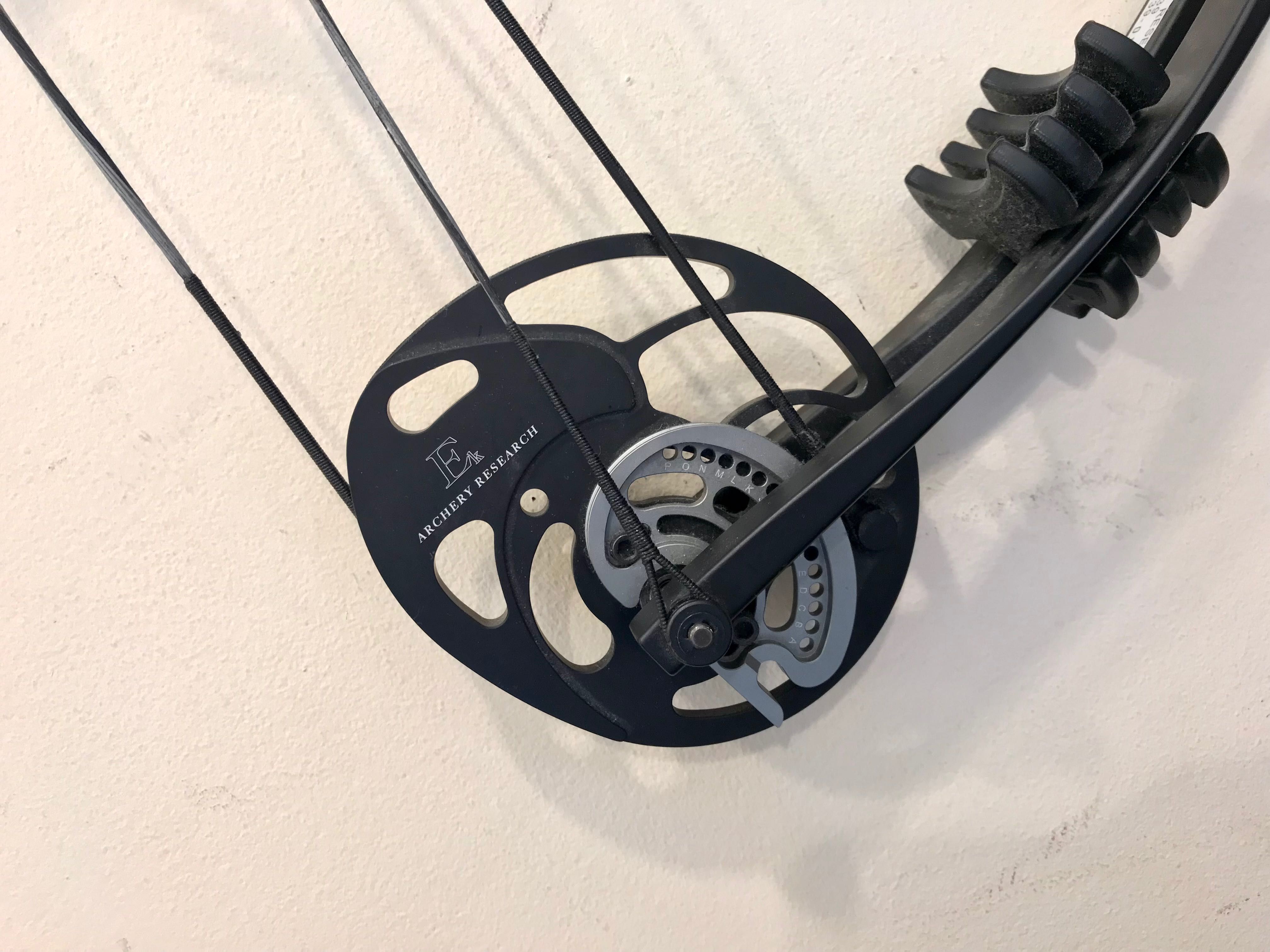 ŁUK bloczkowy AXIS 2.5 celownik IQ Retina stabilizator APACHE 8''