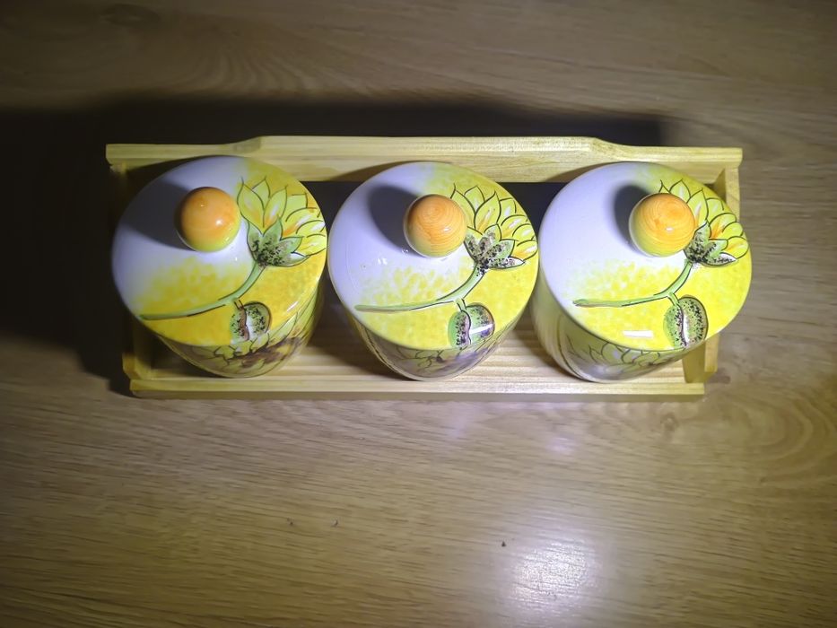 Набір  керамических банокчок для збереження цукру, солі та перця