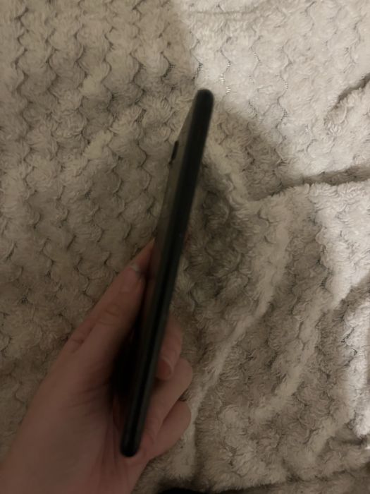 sprzedam iPhone 7