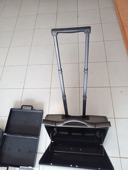 15 malas, caixas, varias utilidades, 4 cestos ferro