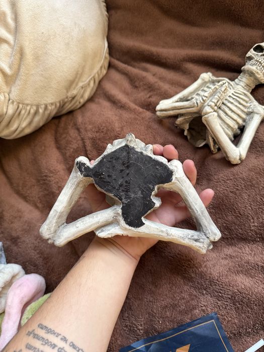 Продам статую череп