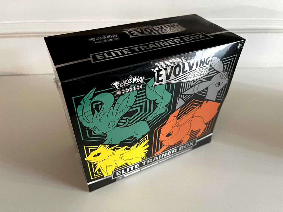 Pokemon Elite Trainer Box - Evolving Skies Nowy-folia