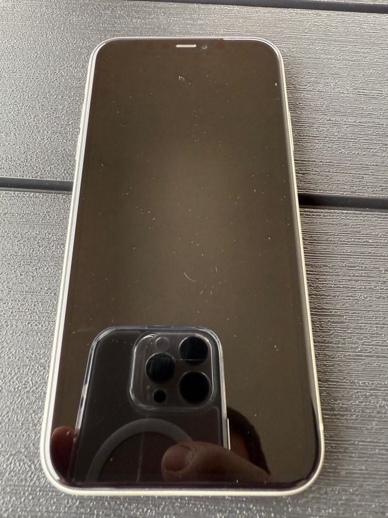 iPhone 11 64GB biały