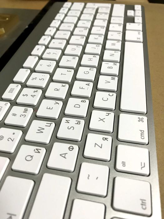 Лазерне Гравірування клавіатури Apple Macbook Air та Macbook Pro