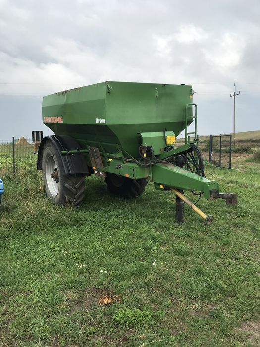Rozsiewacz Amazone 8200