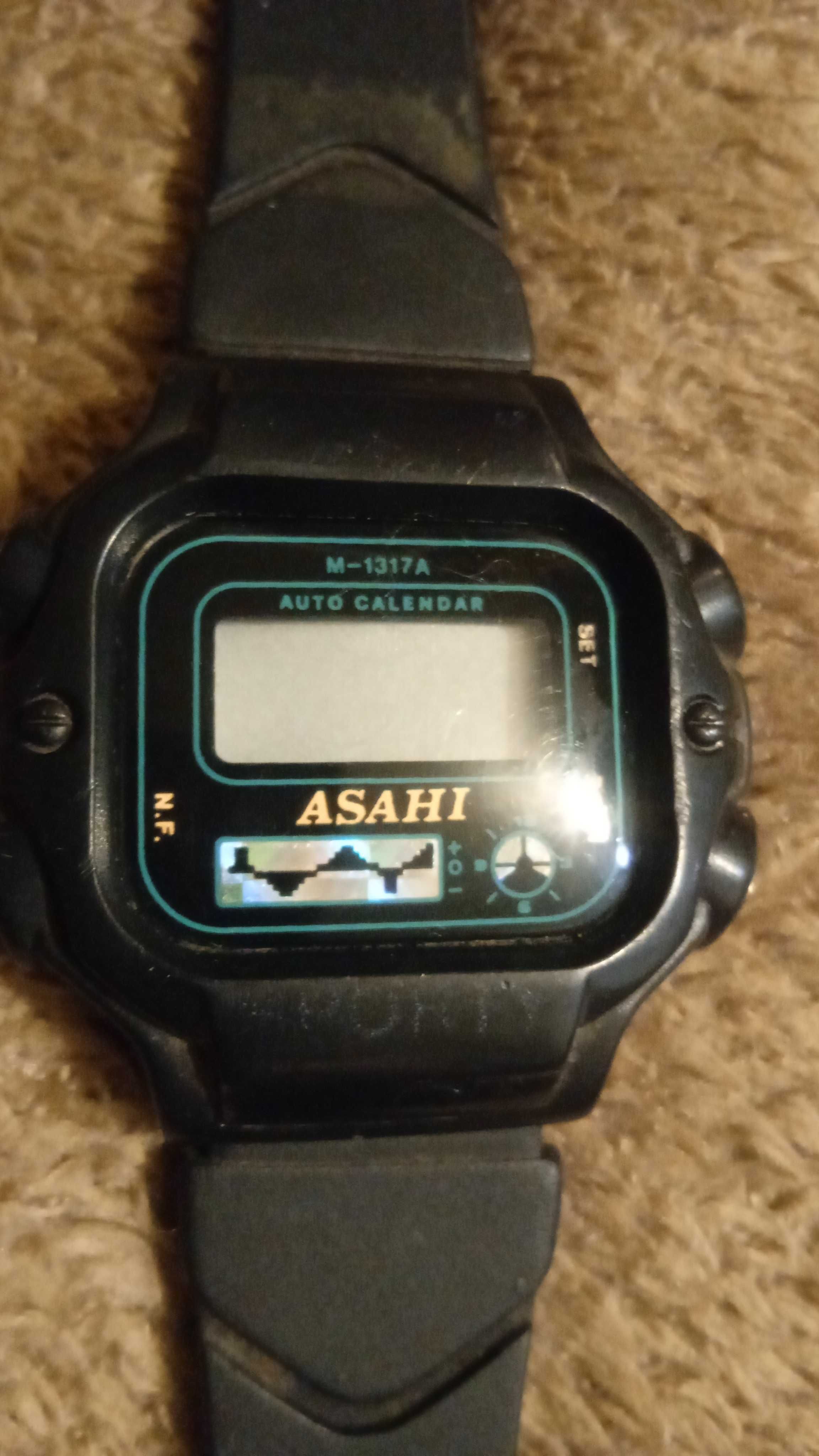 Часы электронные Asahi.