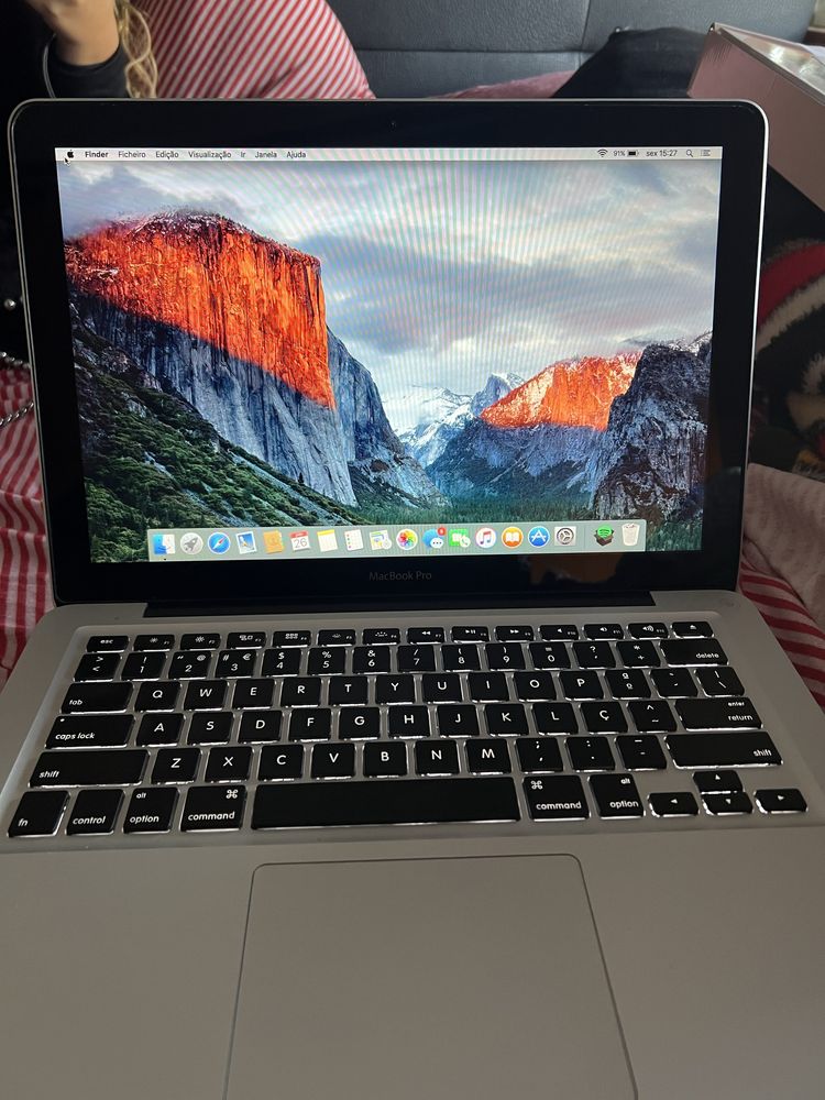 Macbook Pro Cinzento