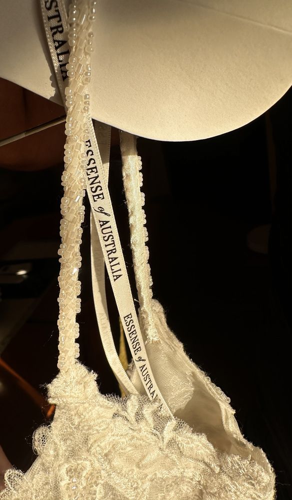 Suknia ślubna Essense of Australia