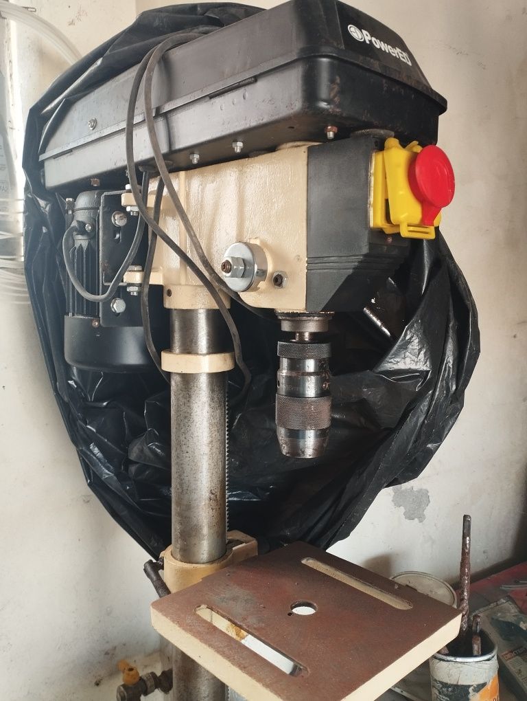 Máquina de furar de coluna