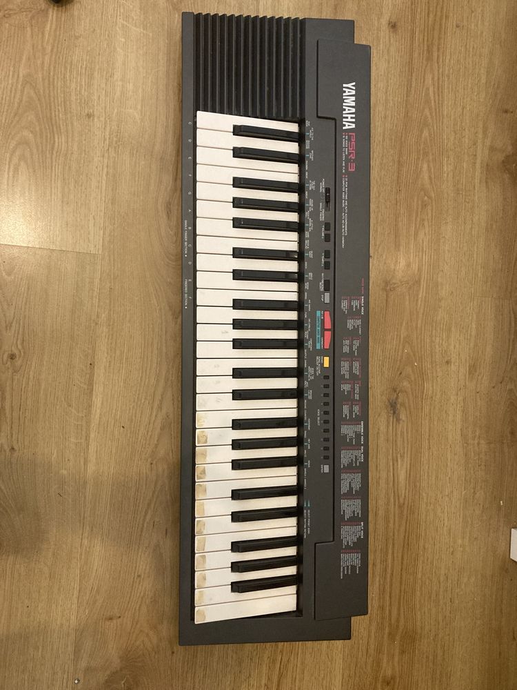 Yamaha Psr-3 39-key 100-voice Portable Electronic Keyboard PSR3