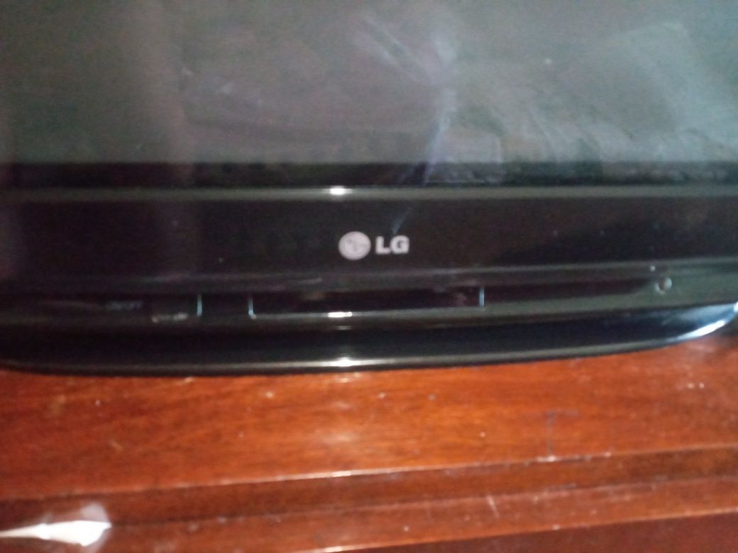 Телевизор LG ultra slim 21SA2RG-Z4, пульт прилагается