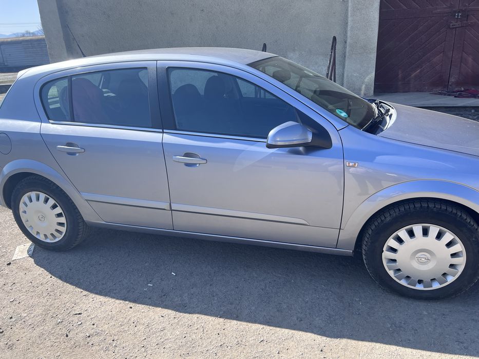 Авто Опель Астра