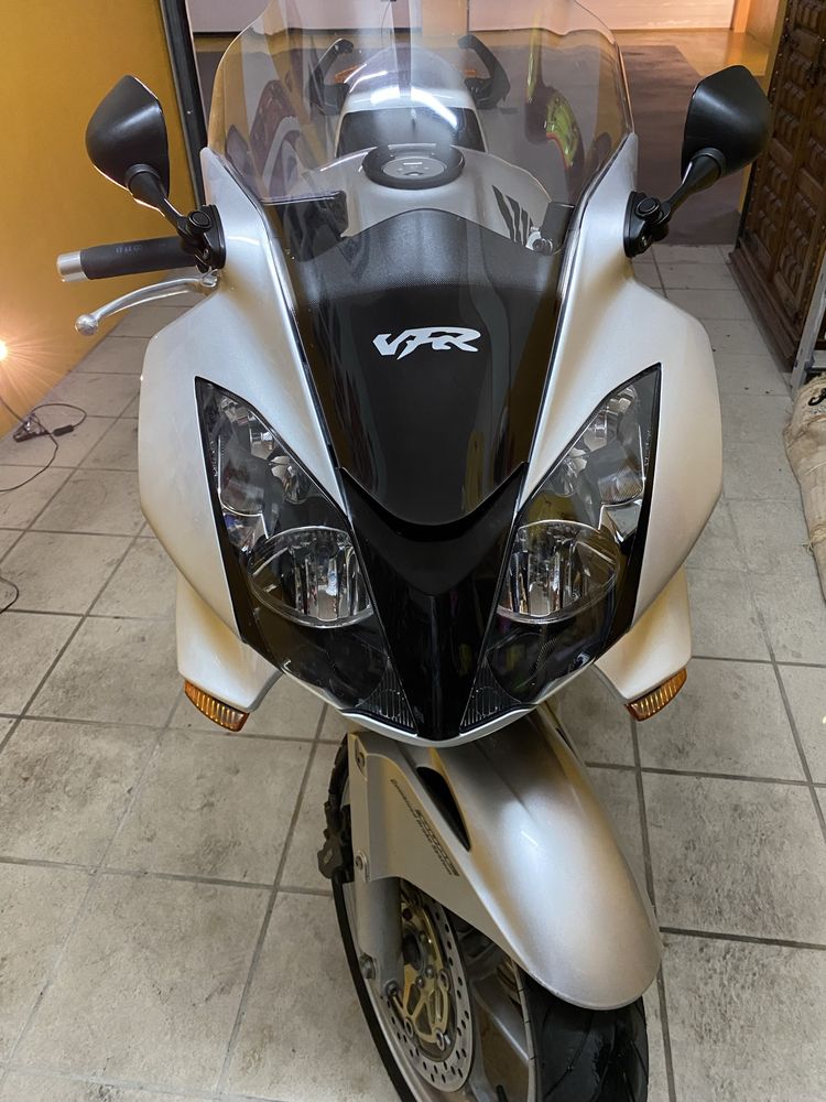 Honda VFR V-tec 800cc