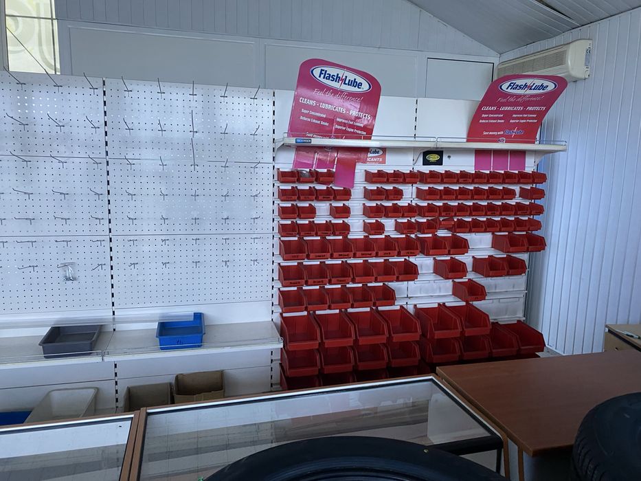 стеллажи металлические витрина