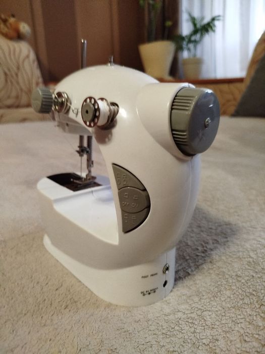 Швейная машинка мини