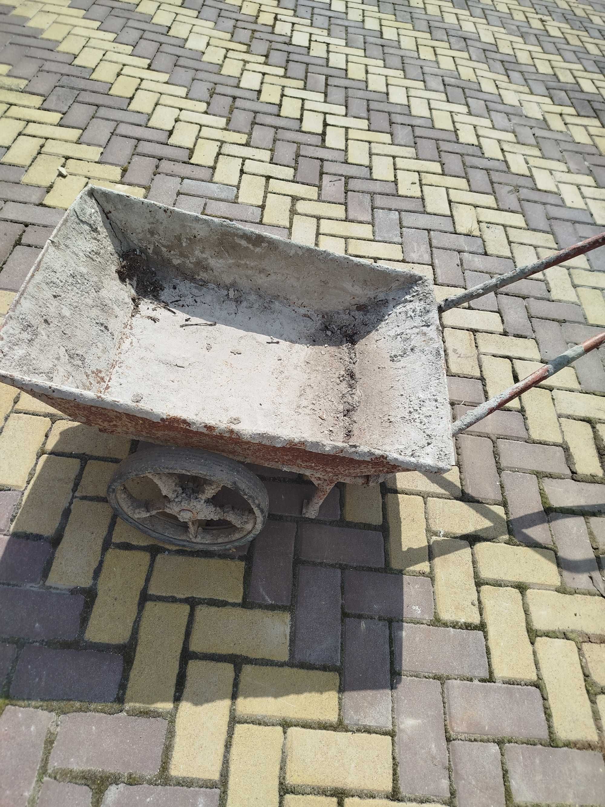 Тачка будівельна