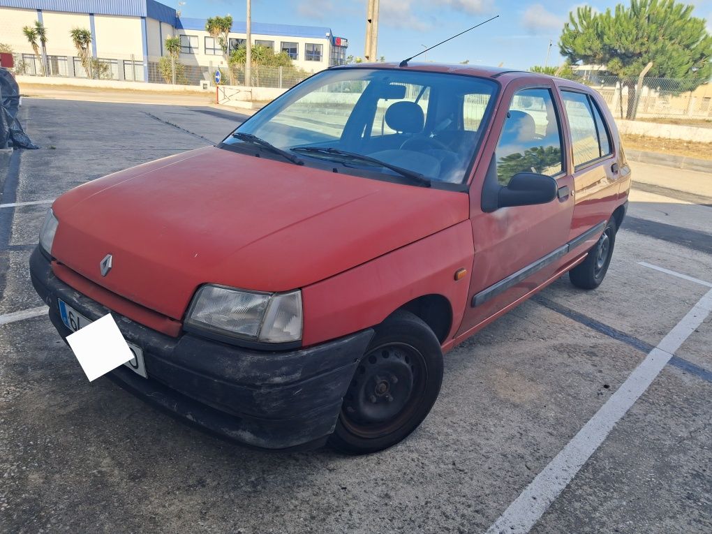 Renault clio impecável