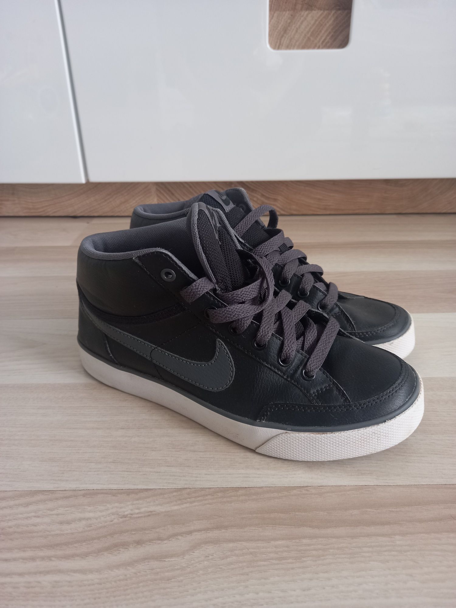 Buty sneakersy nike dla chłopca 36.5 36