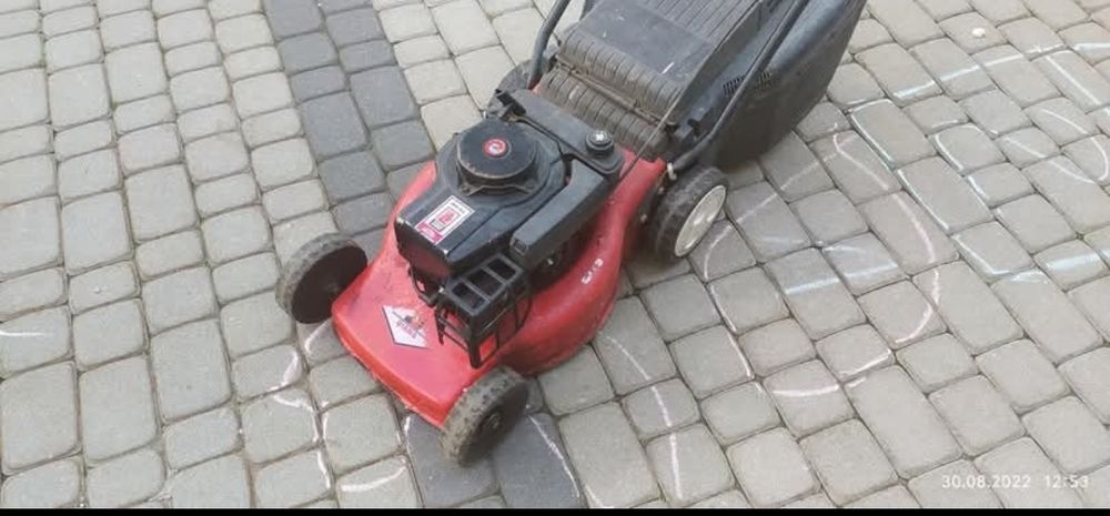 Kosiarka spalinowa z napędem