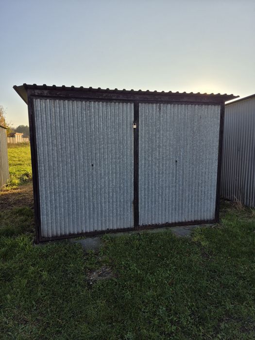 Garaż blaszany 3x5m