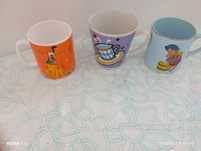 Conjunto de três canecas de motivos infantis