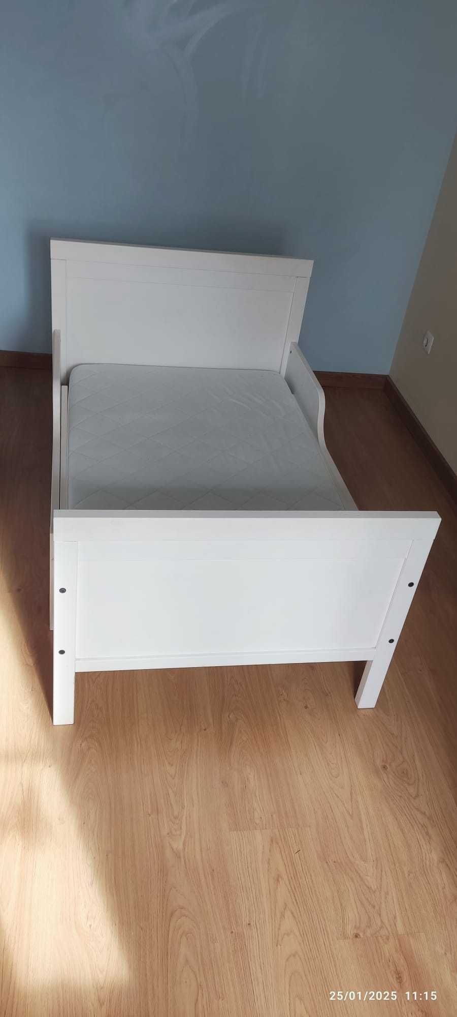 Cama de criança branca IKEA