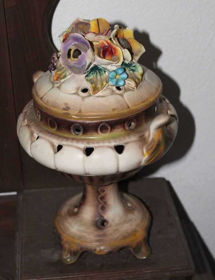 Pote de bombom floral em cerâmica antiga V. Bassano