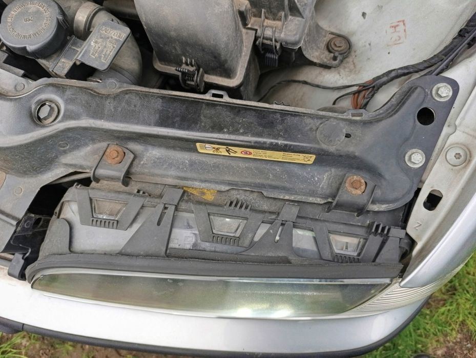 BMW E46 sedan lampa Xenon kompletna