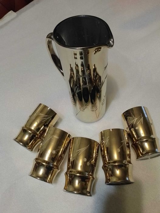 Глечик скляний зі стаканами 5шт . Золотистого кольору.Для компоту