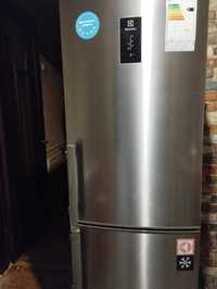 Холодильник  Electrolux EN3452JOX