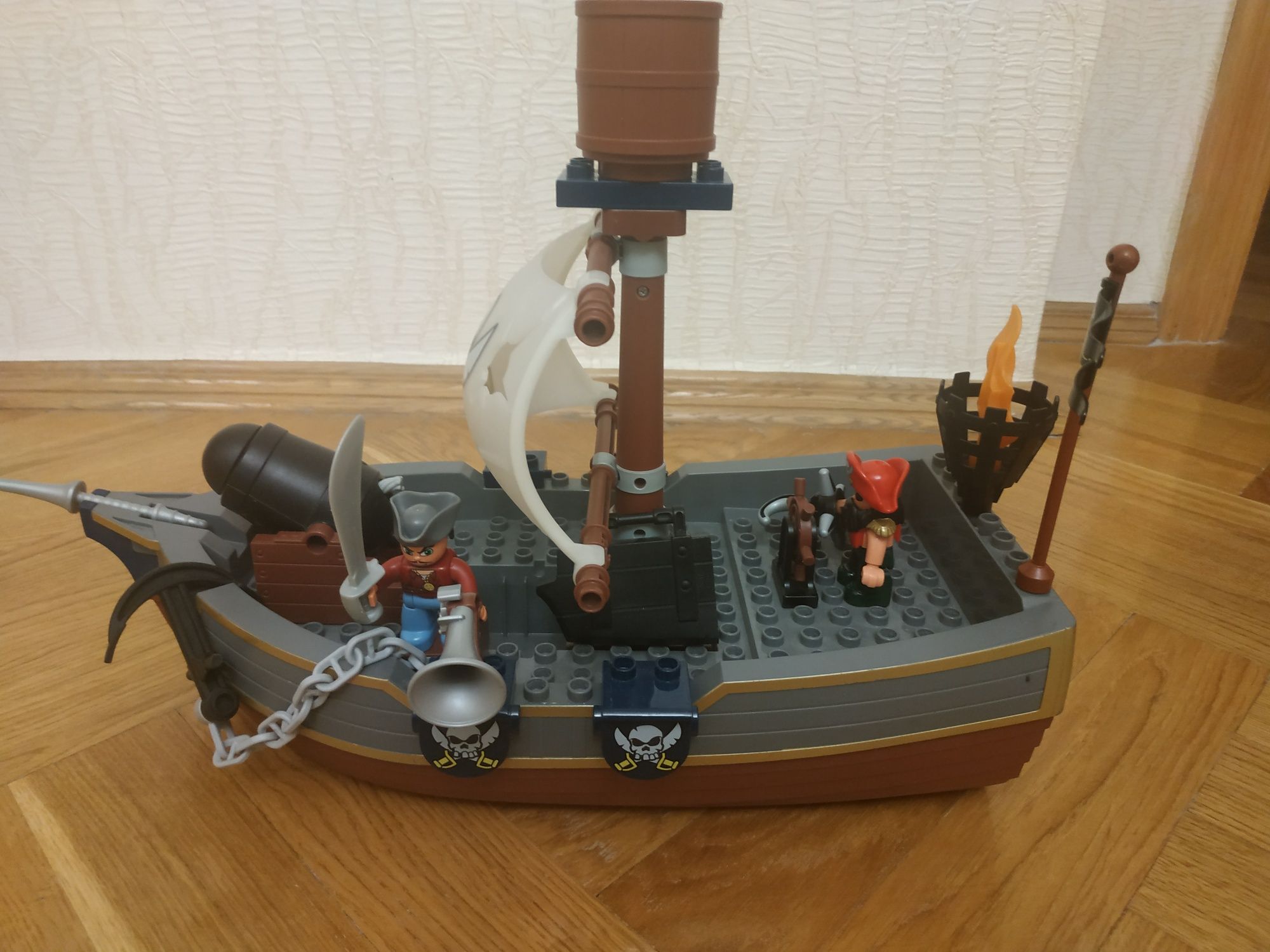 Конструктор Lego Duplo 7880 Большой пиратский корабль