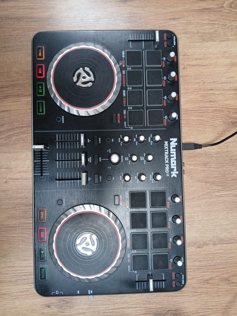 Numark mixtrack 2 kontroler DJ