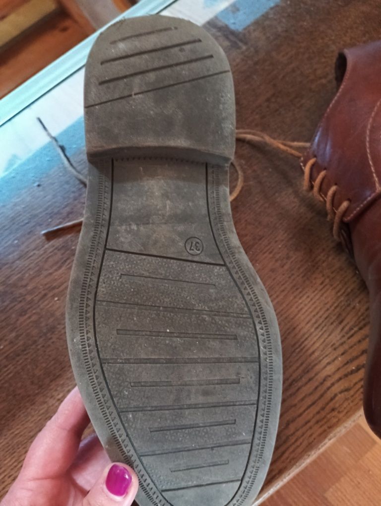 Buty do garnituru