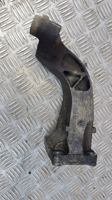 Mercedes W211 3.2 łapa Mocowanie a112