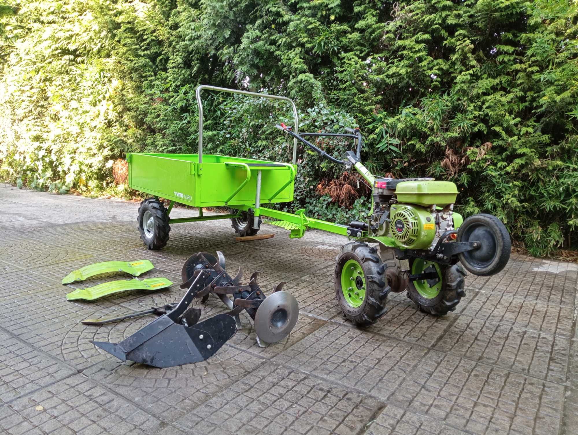 Motoenxada motocultivador atrelado
