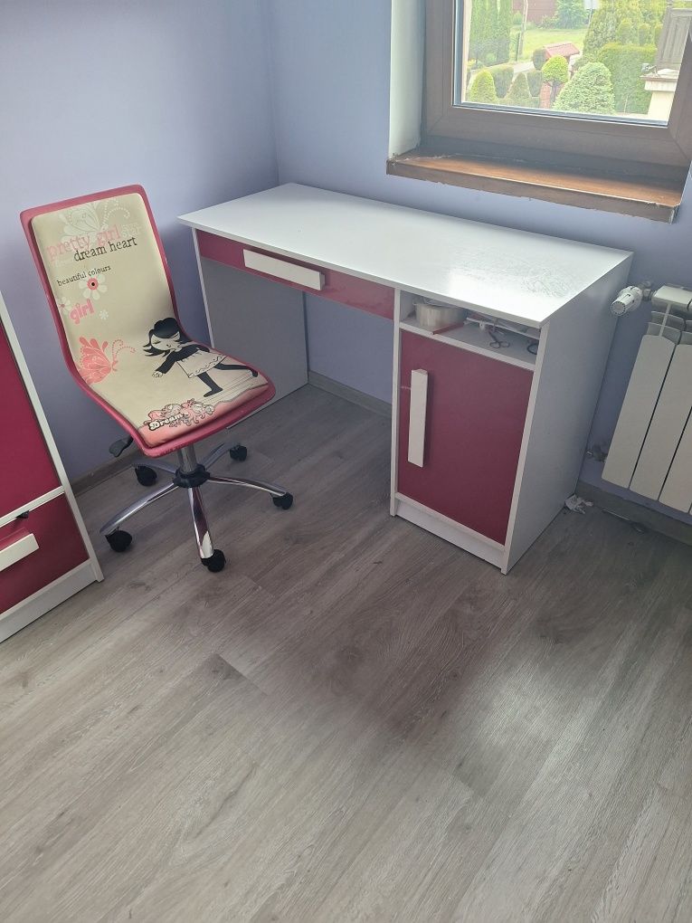 Zestaw mebli dla dziewczynki