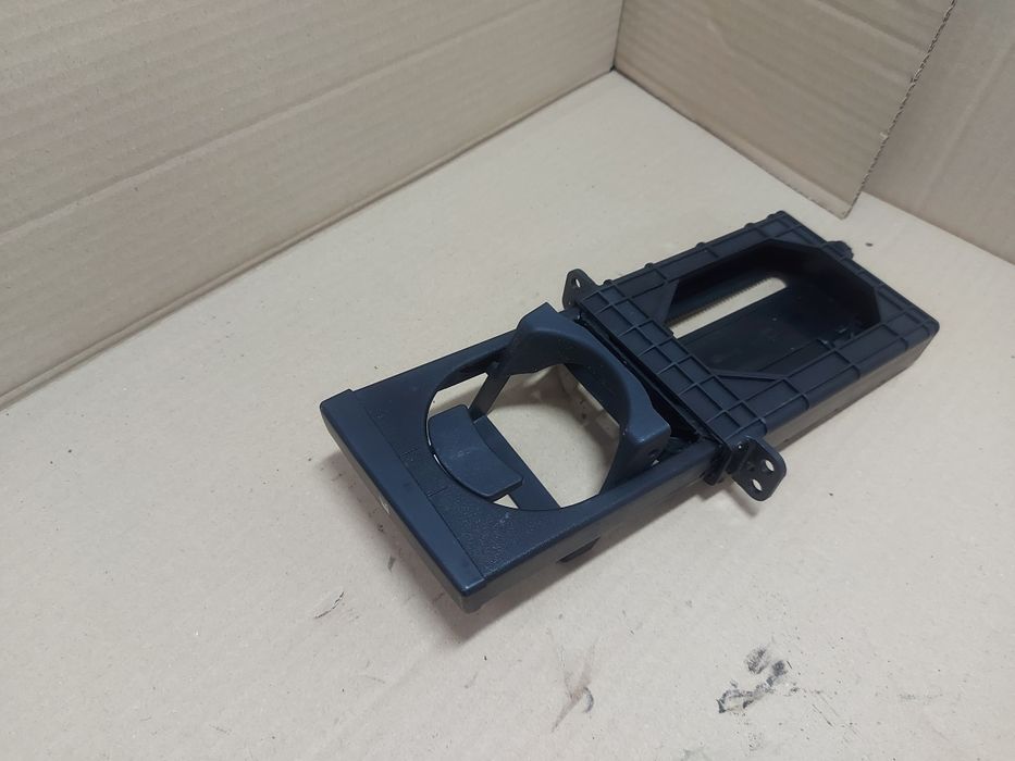 , Avensis T25 uchwyt na kubek