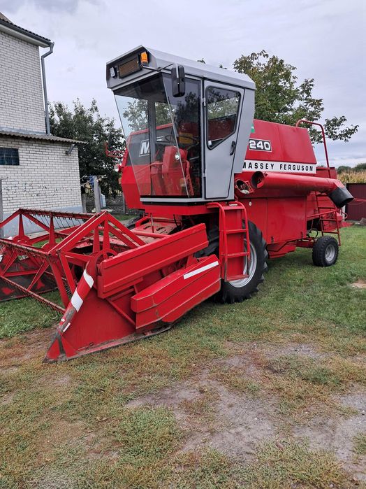 Продам комбайн Массей фергюсон 240