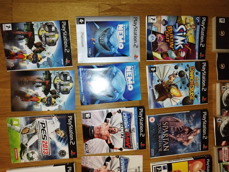 Lote de Capas e manuais de PlayStation 2 e psp