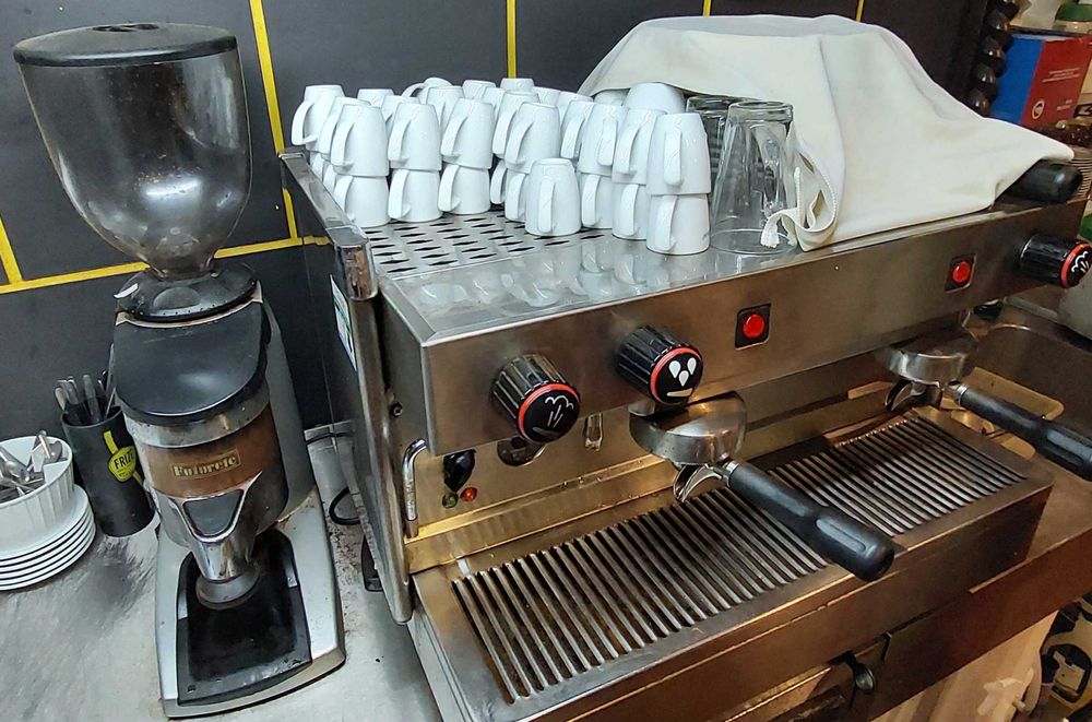 Máquina café e moinho industrial Futurete
