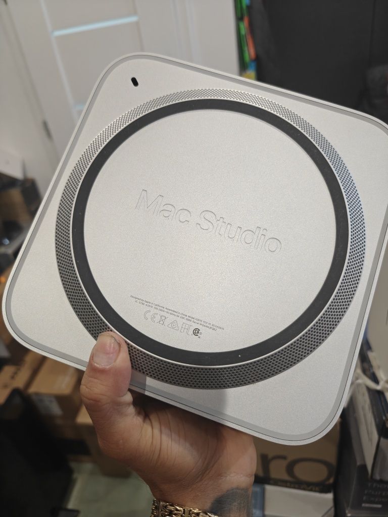 Mac Studio M1 Max 10-CORE CPU 32-CORE GPU, 32GB RAM, 1TB SSD.. PAT-KOM