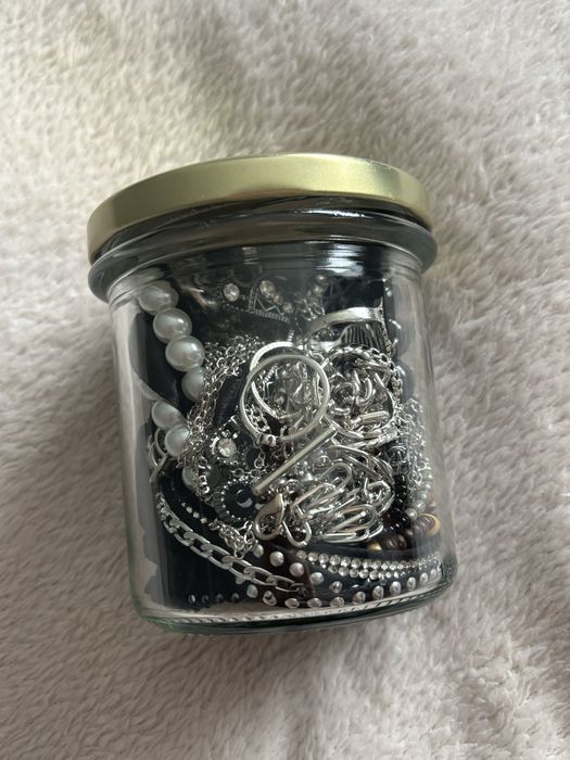 Mystery jewelry jar w kolorze srebrnym / czarnym