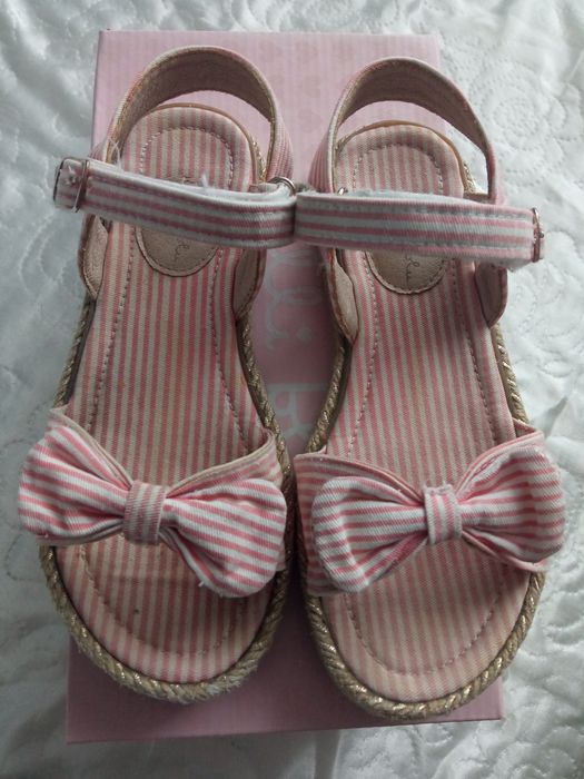 Dziewczęce sandałki