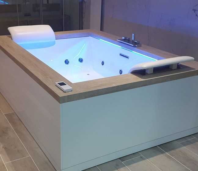 40% ceny Ekskluzywna wanna 2 osobowa z hydromasażem LUXUS chromoterapi