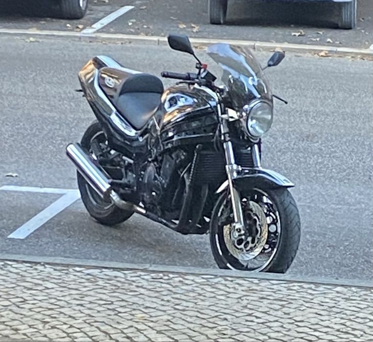 Suzuki GSX-F 1100 - cafe racer