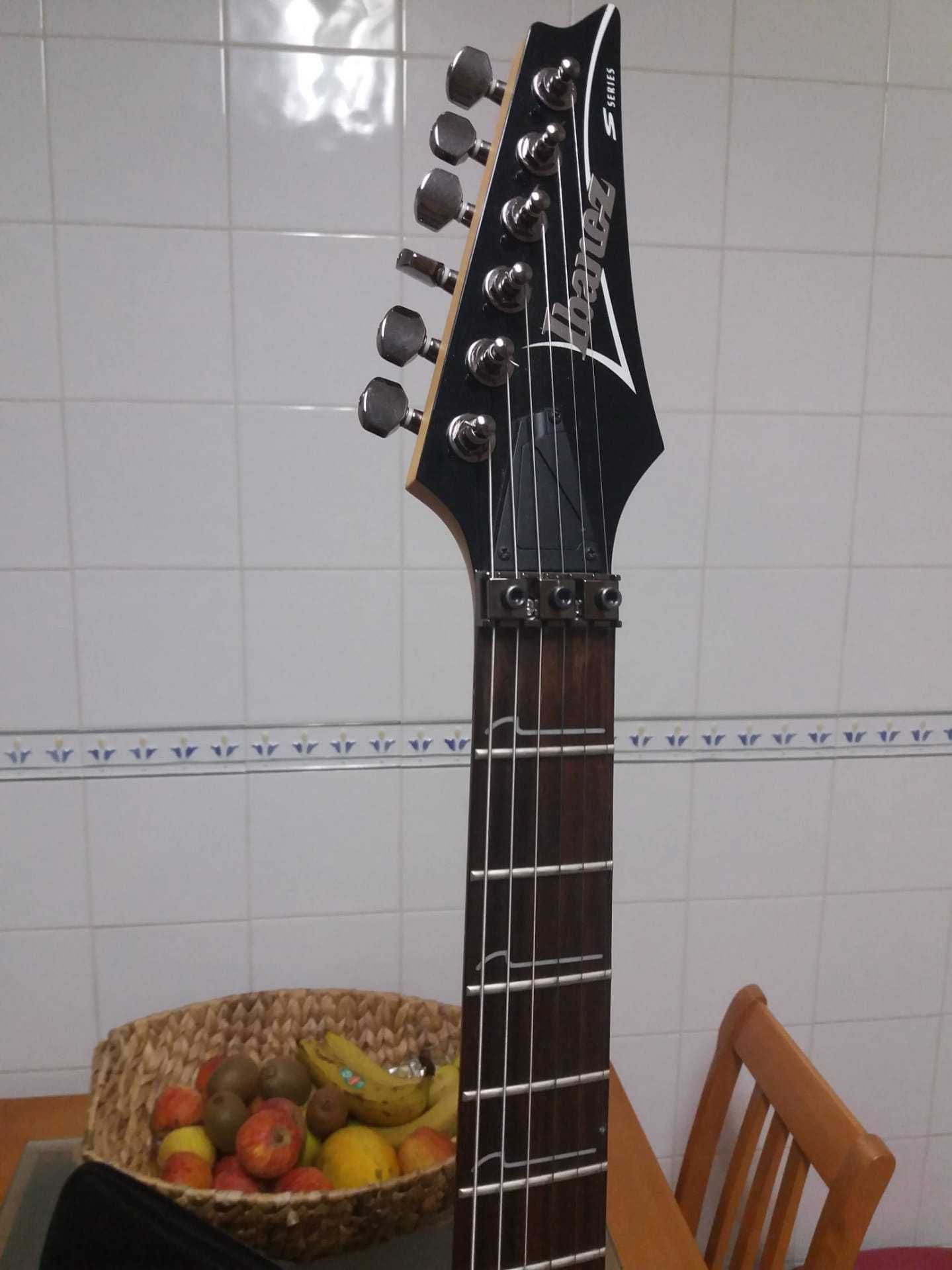 Guitarra Ibanez s570 semi nova