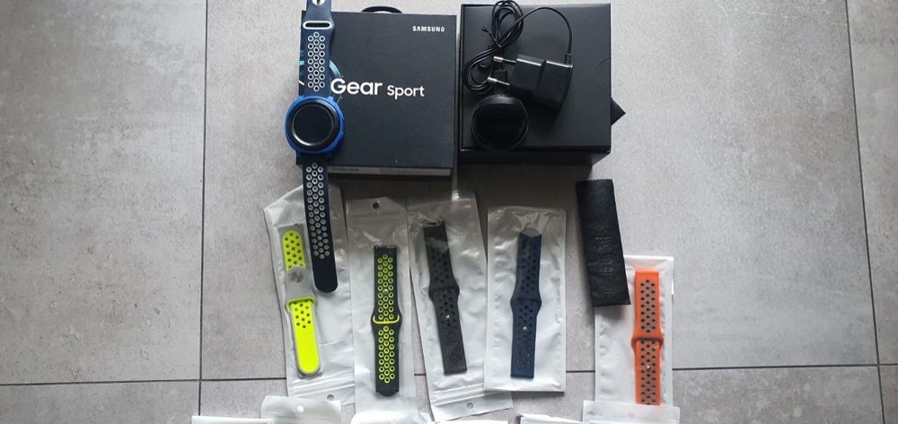 Zegarek SAMSUNG GEAR SPORT jak nowy !  + wiele dodatków